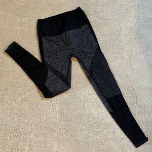 Heathered Gray / Black Workout Athletic Leggings 7/8 Length
